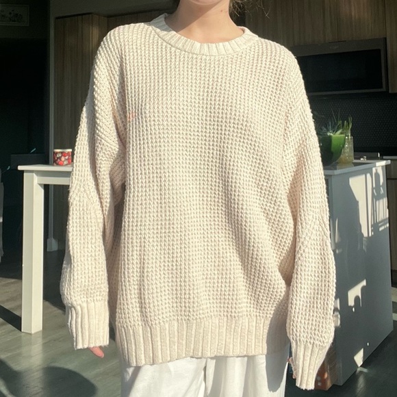 American Eagle Outfitters Sweaters - American Eagle oversized waffle knit crewneck sweater